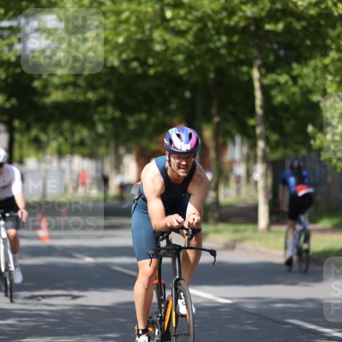 10.08.2025 - GEWOBA Citytriathlon Bremen Yannick Fuchs http://msf.ph/oto/8547554 10.08.2025 12:10:55 Radfahren 573, 622, 625, 651, 659, 685, 687, 712, 716, 748, 800, 812, 819, 898 meine-sportfotos.de