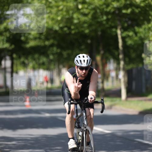 10.08.2025 - GEWOBA Citytriathlon Bremen Yannick Fuchs http://msf.ph/oto/8547565 10.08.2025 12:10:58 Radfahren 573, 622, 625, 651, 659, 669, 685, 687, 716, 800, 812, 835, 898 meine-sportfotos.de
