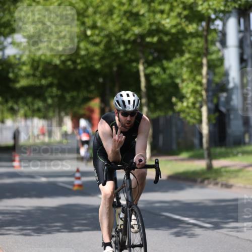10.08.2025 - GEWOBA Citytriathlon Bremen Yannick Fuchs http://msf.ph/oto/8547567 10.08.2025 12:10:58 Radfahren 573, 622, 625, 651, 659, 669, 685, 687, 716, 800, 812, 835, 898 meine-sportfotos.de