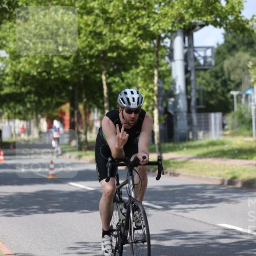 10.08.2025 - GEWOBA Citytriathlon Bremen Yannick Fuchs http://msf.ph/oto/8547570 10.08.2025 12:10:58 Radfahren 573, 622, 625, 651, 659, 669, 685, 687, 716, 800, 812, 835, 898 meine-sportfotos.de