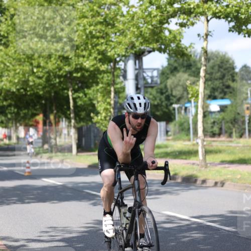 10.08.2025 - GEWOBA Citytriathlon Bremen Yannick Fuchs http://msf.ph/oto/8547571 10.08.2025 12:10:58 Radfahren 573, 622, 625, 651, 659, 669, 685, 687, 716, 800, 812, 835, 898 meine-sportfotos.de