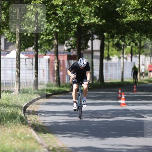 10.08.2025 - GEWOBA Citytriathlon Bremen Yannick Fuchs http://msf.ph/oto/8547578 10.08.2025 12:11:00 Radfahren 573, 625, 651, 669, 679, 685, 687, 716, 800, 812, 835, 898 meine-sportfotos.de