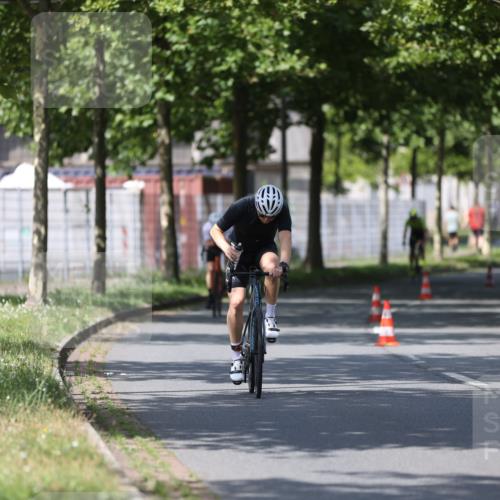10.08.2025 - GEWOBA Citytriathlon Bremen Yannick Fuchs http://msf.ph/oto/8547580 10.08.2025 12:11:00 Radfahren 573, 625, 651, 669, 679, 685, 687, 716, 800, 812, 835, 898 meine-sportfotos.de