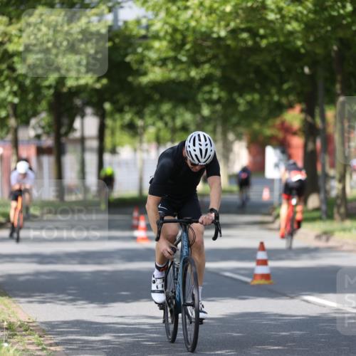 10.08.2025 - GEWOBA Citytriathlon Bremen Yannick Fuchs http://msf.ph/oto/8547587 10.08.2025 12:11:02 Radfahren 573, 625, 651, 669, 679, 687, 716, 800, 812, 835, 898 meine-sportfotos.de