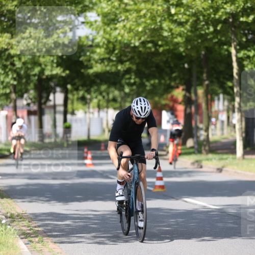 10.08.2025 - GEWOBA Citytriathlon Bremen Yannick Fuchs http://msf.ph/oto/8547588 10.08.2025 12:11:02 Radfahren 573, 625, 651, 669, 679, 687, 716, 800, 812, 835, 898 meine-sportfotos.de