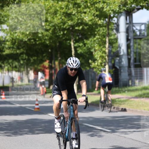 10.08.2025 - GEWOBA Citytriathlon Bremen Yannick Fuchs http://msf.ph/oto/8547595 10.08.2025 12:11:02 Radfahren 573, 625, 651, 669, 679, 687, 716, 800, 812, 835, 898 meine-sportfotos.de