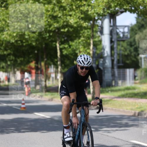 10.08.2025 - GEWOBA Citytriathlon Bremen Yannick Fuchs http://msf.ph/oto/8547597 10.08.2025 12:11:03 Radfahren 573, 625, 651, 669, 679, 687, 716, 800, 812, 835, 898 meine-sportfotos.de