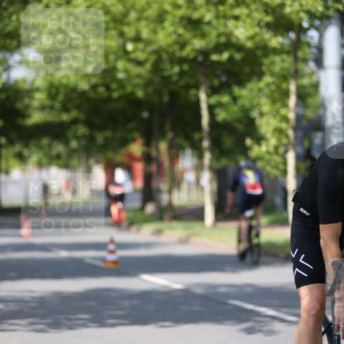 10.08.2025 - GEWOBA Citytriathlon Bremen Yannick Fuchs http://msf.ph/oto/8547598 10.08.2025 12:11:03 Radfahren 573, 625, 651, 669, 679, 687, 716, 800, 812, 835, 898 meine-sportfotos.de