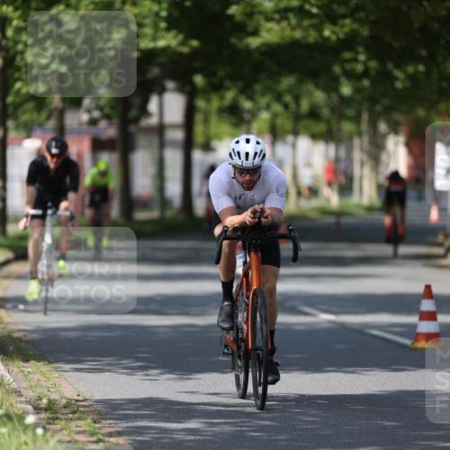 10.08.2025 - GEWOBA Citytriathlon Bremen Yannick Fuchs http://msf.ph/oto/8547605 10.08.2025 12:11:04 Radfahren 625, 651, 669, 679, 687, 716, 800, 812, 835, 898 meine-sportfotos.de