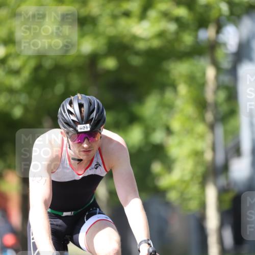 10.08.2025 - GEWOBA Citytriathlon Bremen Yannick Fuchs http://msf.ph/oto/8547606 10.08.2025 13:06:30 Radfahren 621, 655, 699, 732, 788, 840, 856, 927, 1026 meine-sportfotos.de
