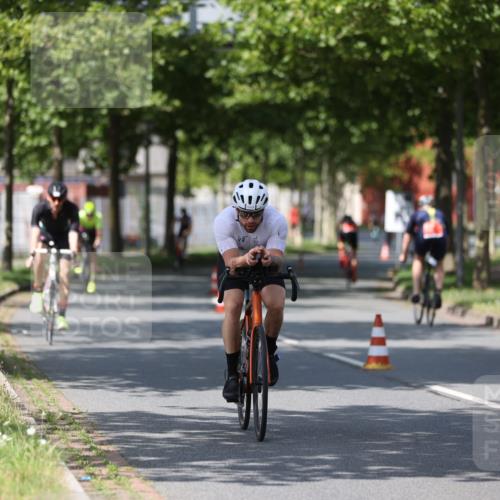 10.08.2025 - GEWOBA Citytriathlon Bremen Yannick Fuchs http://msf.ph/oto/8547607 10.08.2025 12:11:04 Radfahren 625, 651, 669, 679, 687, 716, 800, 812, 835, 898 meine-sportfotos.de