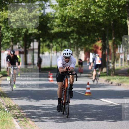 10.08.2025 - GEWOBA Citytriathlon Bremen Yannick Fuchs http://msf.ph/oto/8547609 10.08.2025 12:11:05 Radfahren 625, 669, 679, 687, 716, 800, 812, 835, 898 meine-sportfotos.de
