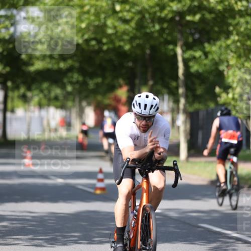 10.08.2025 - GEWOBA Citytriathlon Bremen Yannick Fuchs http://msf.ph/oto/8547612 10.08.2025 12:11:05 Radfahren 625, 669, 679, 687, 716, 800, 812, 835, 898 meine-sportfotos.de