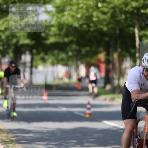10.08.2025 - GEWOBA Citytriathlon Bremen Yannick Fuchs http://msf.ph/oto/8547614 10.08.2025 12:11:05 Radfahren 625, 669, 679, 687, 716, 800, 812, 835, 898 meine-sportfotos.de
