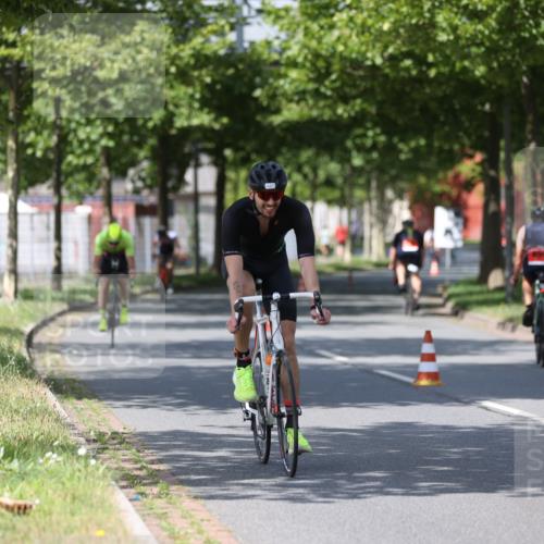 10.08.2025 - GEWOBA Citytriathlon Bremen Yannick Fuchs http://msf.ph/oto/8547616 10.08.2025 12:11:06 Radfahren 625, 669, 679, 687, 716, 800, 812, 835, 898 meine-sportfotos.de