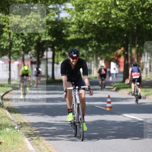 10.08.2025 - GEWOBA Citytriathlon Bremen Yannick Fuchs http://msf.ph/oto/8547618 10.08.2025 12:11:06 Radfahren 625, 669, 679, 687, 716, 800, 812, 835, 898 meine-sportfotos.de