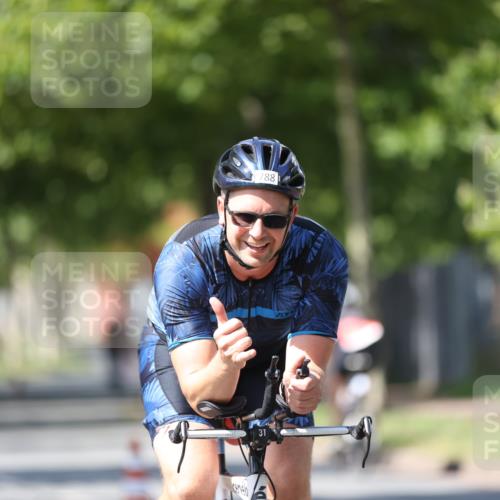10.08.2025 - GEWOBA Citytriathlon Bremen Yannick Fuchs http://msf.ph/oto/8547621 10.08.2025 13:06:35 Radfahren 621, 655, 699, 732, 788, 840, 856, 914, 927, 1026 meine-sportfotos.de