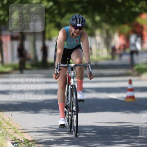 10.08.2025 - GEWOBA Citytriathlon Bremen Yannick Fuchs http://msf.ph/oto/8547622 10.08.2025 13:06:36 Radfahren 621, 655, 699, 732, 788, 840, 856, 867, 914, 927 meine-sportfotos.de