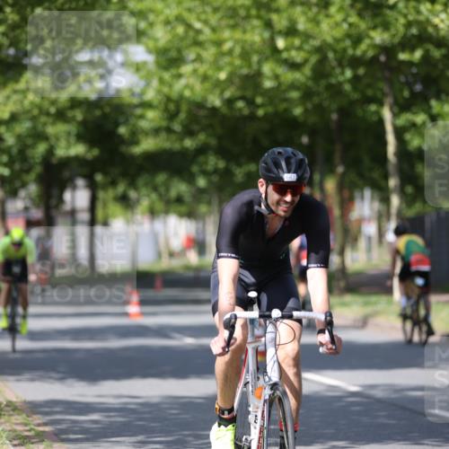 10.08.2025 - GEWOBA Citytriathlon Bremen Yannick Fuchs http://msf.ph/oto/8547625 10.08.2025 12:11:07 Radfahren 575, 625, 669, 679, 687, 716, 800, 812, 835 meine-sportfotos.de