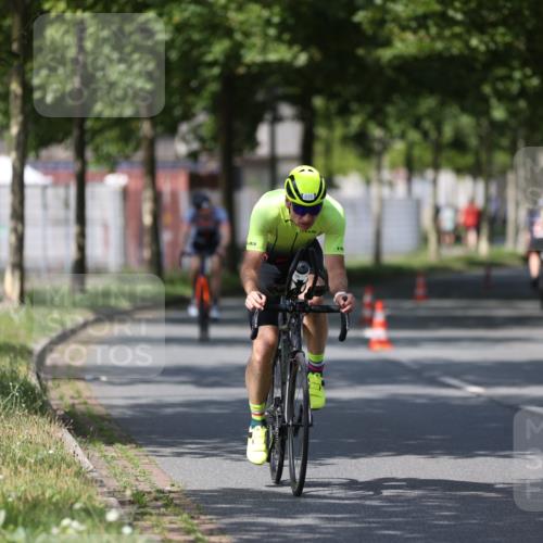 10.08.2025 - GEWOBA Citytriathlon Bremen Yannick Fuchs http://msf.ph/oto/8547627 10.08.2025 12:11:08 Radfahren 575, 625, 669, 679, 687, 713, 716, 800, 812, 835 meine-sportfotos.de