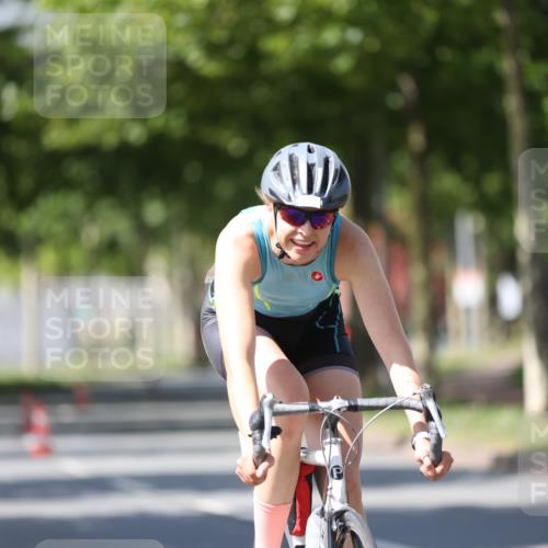 10.08.2025 - GEWOBA Citytriathlon Bremen Yannick Fuchs http://msf.ph/oto/8547628 10.08.2025 13:06:36 Radfahren 621, 655, 699, 732, 788, 840, 856, 867, 914, 927 meine-sportfotos.de