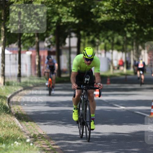 10.08.2025 - GEWOBA Citytriathlon Bremen Yannick Fuchs http://msf.ph/oto/8547629 10.08.2025 12:11:08 Radfahren 575, 625, 669, 679, 687, 713, 716, 800, 812, 835 meine-sportfotos.de