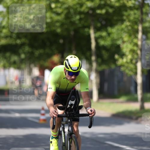 10.08.2025 - GEWOBA Citytriathlon Bremen Yannick Fuchs http://msf.ph/oto/8547635 10.08.2025 12:11:09 Radfahren 575, 625, 669, 679, 687, 713, 800, 812, 835 meine-sportfotos.de