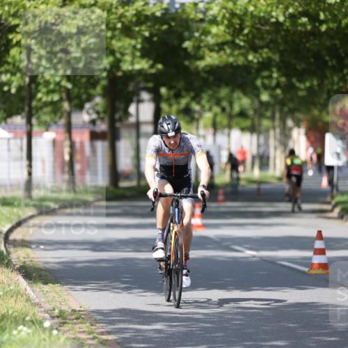 10.08.2025 - GEWOBA Citytriathlon Bremen Yannick Fuchs http://msf.ph/oto/8547645 10.08.2025 12:11:11 Radfahren 575, 625, 669, 679, 687, 713, 800, 812, 835 meine-sportfotos.de