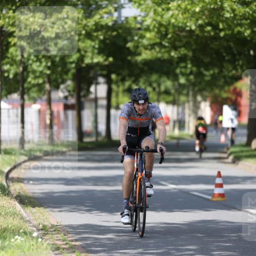 10.08.2025 - GEWOBA Citytriathlon Bremen Yannick Fuchs http://msf.ph/oto/8547648 10.08.2025 12:11:11 Radfahren 575, 625, 669, 679, 687, 713, 800, 812, 835 meine-sportfotos.de