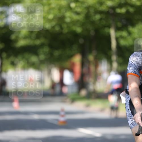 10.08.2025 - GEWOBA Citytriathlon Bremen Yannick Fuchs http://msf.ph/oto/8547656 10.08.2025 12:11:12 Radfahren 575, 669, 679, 687, 713, 800, 835 meine-sportfotos.de