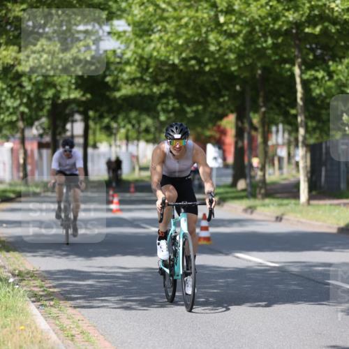 10.08.2025 - GEWOBA Citytriathlon Bremen Yannick Fuchs http://msf.ph/oto/8547660 10.08.2025 12:11:18 Radfahren 575, 645, 669, 679, 687, 713, 835 meine-sportfotos.de