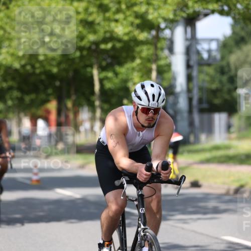 10.08.2025 - GEWOBA Citytriathlon Bremen Yannick Fuchs http://msf.ph/oto/8547686 10.08.2025 12:11:27 Radfahren 575, 578, 583, 645, 713, 894, 1038 meine-sportfotos.de