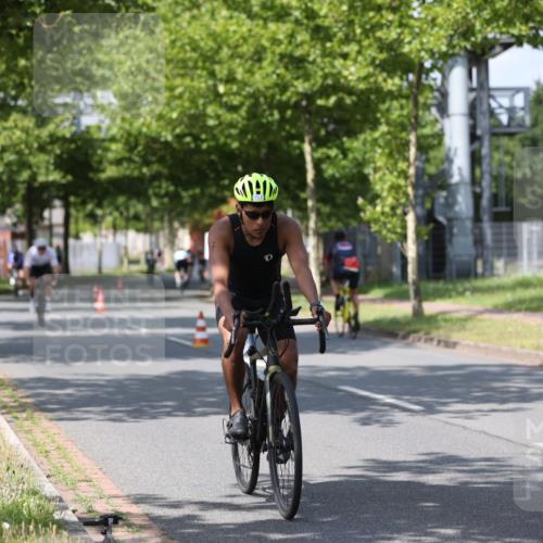 10.08.2025 - GEWOBA Citytriathlon Bremen Yannick Fuchs http://msf.ph/oto/8547688 10.08.2025 12:11:27 Radfahren 575, 578, 583, 645, 713, 894, 1038 meine-sportfotos.de