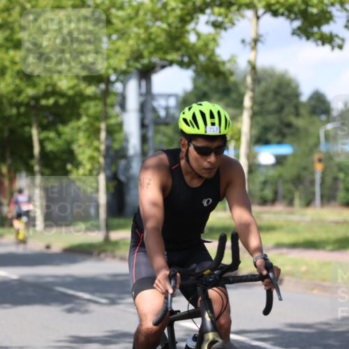 10.08.2025 - GEWOBA Citytriathlon Bremen Yannick Fuchs http://msf.ph/oto/8547694 10.08.2025 12:11:28 Radfahren 575, 578, 583, 645, 713, 894, 1038 meine-sportfotos.de