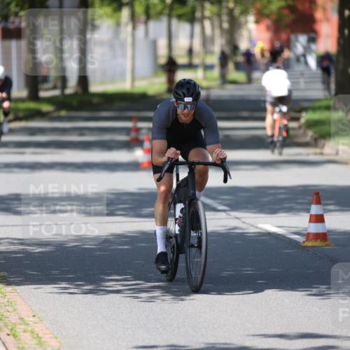 10.08.2025 - GEWOBA Citytriathlon Bremen Yannick Fuchs http://msf.ph/oto/8547695 10.08.2025 13:07:55 Radfahren 578, 626, 643, 689, 774, 852, 941 meine-sportfotos.de