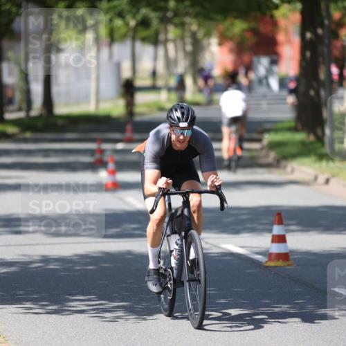 10.08.2025 - GEWOBA Citytriathlon Bremen Yannick Fuchs http://msf.ph/oto/8547696 10.08.2025 13:07:55 Radfahren 578, 626, 643, 689, 774, 852, 941 meine-sportfotos.de
