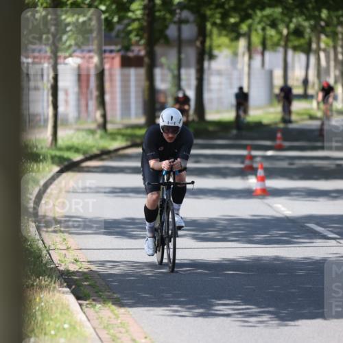 10.08.2025 - GEWOBA Citytriathlon Bremen Yannick Fuchs http://msf.ph/oto/8547705 10.08.2025 13:07:58 Radfahren 578, 626, 643, 666, 689, 774, 792, 838, 852, 941 meine-sportfotos.de
