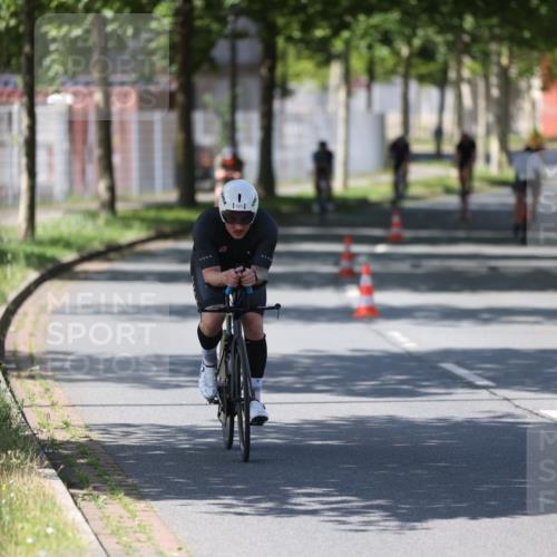 10.08.2025 - GEWOBA Citytriathlon Bremen Yannick Fuchs http://msf.ph/oto/8547707 10.08.2025 13:07:58 Radfahren 578, 626, 643, 666, 689, 774, 792, 838, 852, 941 meine-sportfotos.de