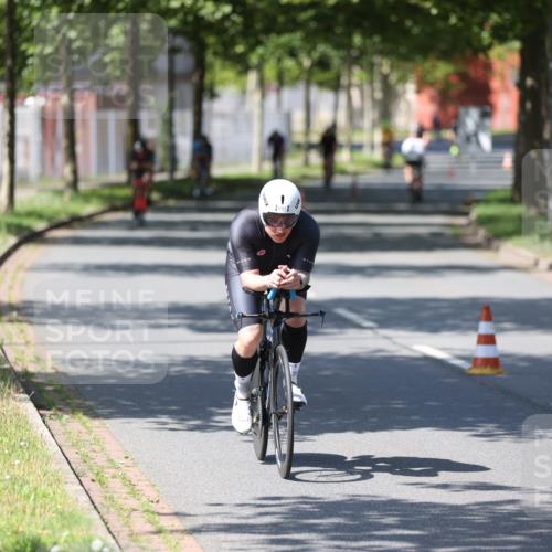 10.08.2025 - GEWOBA Citytriathlon Bremen Yannick Fuchs http://msf.ph/oto/8547712 10.08.2025 13:07:59 Radfahren 578, 626, 643, 666, 689, 774, 792, 838, 852, 941 meine-sportfotos.de