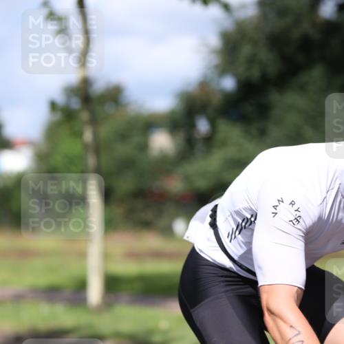 10.08.2025 - GEWOBA Citytriathlon Bremen Yannick Fuchs http://msf.ph/oto/8547713 10.08.2025 12:11:31 Radfahren 575, 578, 583, 645, 713, 894, 1038 meine-sportfotos.de