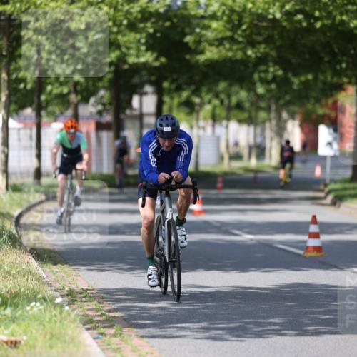 10.08.2025 - GEWOBA Citytriathlon Bremen Yannick Fuchs http://msf.ph/oto/8547715 10.08.2025 12:11:32 Radfahren 575, 578, 583, 645, 713, 894, 1038 meine-sportfotos.de