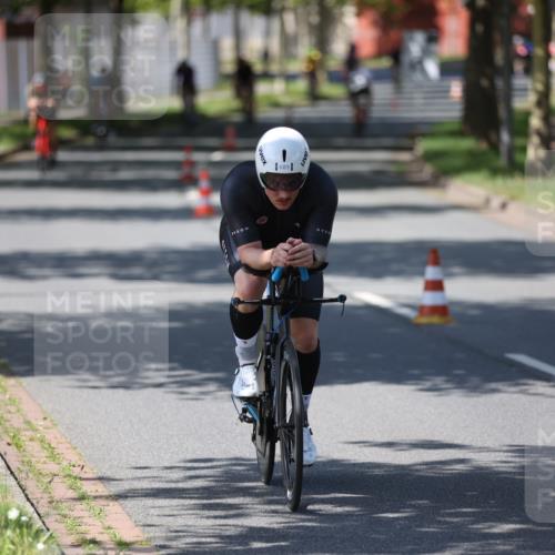 10.08.2025 - GEWOBA Citytriathlon Bremen Yannick Fuchs http://msf.ph/oto/8547716 10.08.2025 13:07:59 Radfahren 578, 626, 643, 666, 689, 774, 792, 838, 852, 941 meine-sportfotos.de