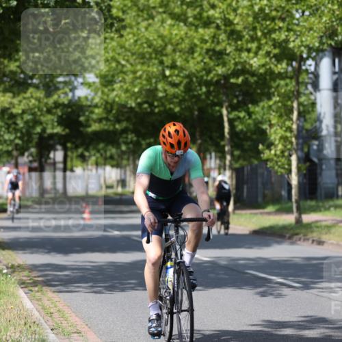 10.08.2025 - GEWOBA Citytriathlon Bremen Yannick Fuchs http://msf.ph/oto/8547737 10.08.2025 12:11:35 Radfahren 578, 583, 645, 752, 894, 1038 meine-sportfotos.de