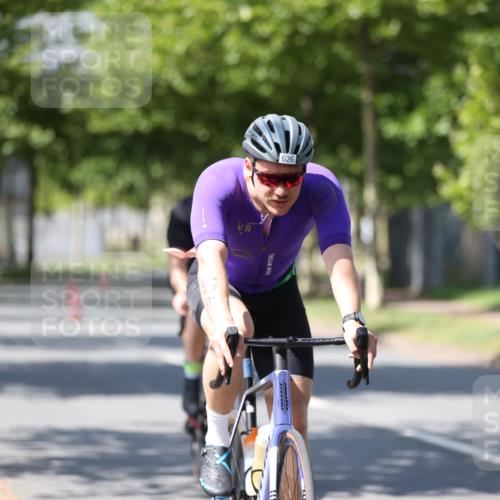 10.08.2025 - GEWOBA Citytriathlon Bremen Yannick Fuchs http://msf.ph/oto/8547738 10.08.2025 13:08:07 Radfahren 626, 643, 666, 687, 689, 774, 792, 838, 852 meine-sportfotos.de