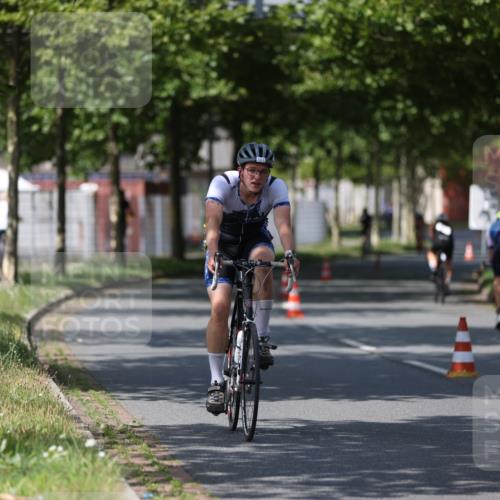 10.08.2025 - GEWOBA Citytriathlon Bremen Yannick Fuchs http://msf.ph/oto/8547743 10.08.2025 12:11:37 Radfahren 578, 583, 645, 752, 894, 1038 meine-sportfotos.de