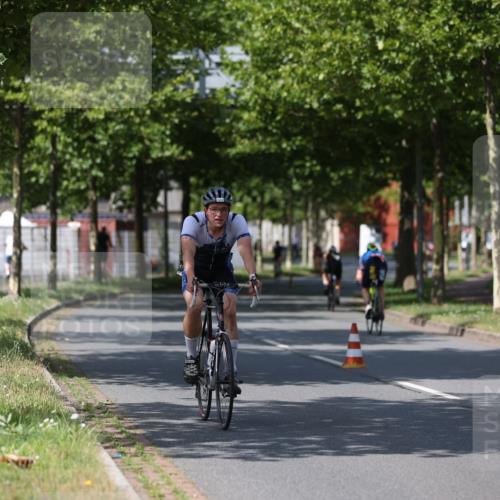 10.08.2025 - GEWOBA Citytriathlon Bremen Yannick Fuchs http://msf.ph/oto/8547746 10.08.2025 12:11:38 Radfahren 578, 583, 645, 752, 894, 1038 meine-sportfotos.de