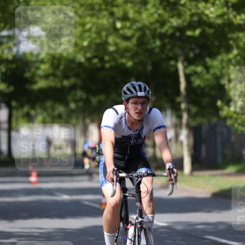 10.08.2025 - GEWOBA Citytriathlon Bremen Yannick Fuchs http://msf.ph/oto/8547752 10.08.2025 12:11:38 Radfahren 578, 583, 645, 752, 894, 1038 meine-sportfotos.de