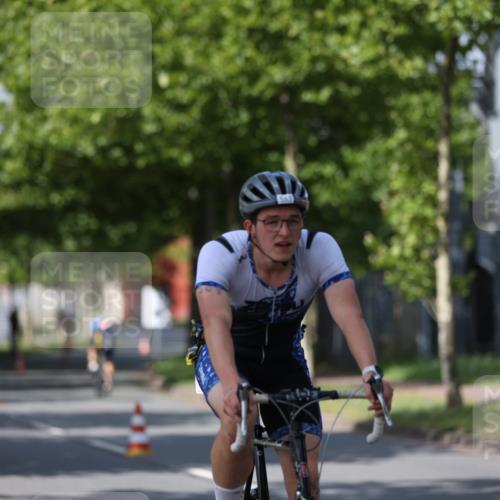 10.08.2025 - GEWOBA Citytriathlon Bremen Yannick Fuchs http://msf.ph/oto/8547754 10.08.2025 12:11:39 Radfahren 578, 583, 752, 894, 1038 meine-sportfotos.de