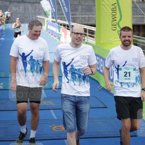 10.08.2025 - GEWOBA Citytriathlon Bremen H.Heesch http://msf.ph/oto/8547772 10.08.2025 11:31:10 Ziel 21, 75 meine-sportfotos.de