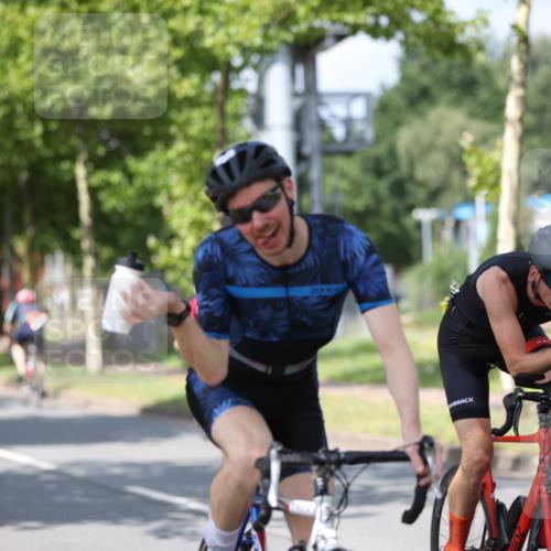 10.08.2025 - GEWOBA Citytriathlon Bremen Yannick Fuchs http://msf.ph/oto/8547779 10.08.2025 12:11:48 Radfahren 583, 667, 699, 702, 752 meine-sportfotos.de